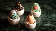 Uova a guscio del Caffè Rivoire, decorate con la Pysanka